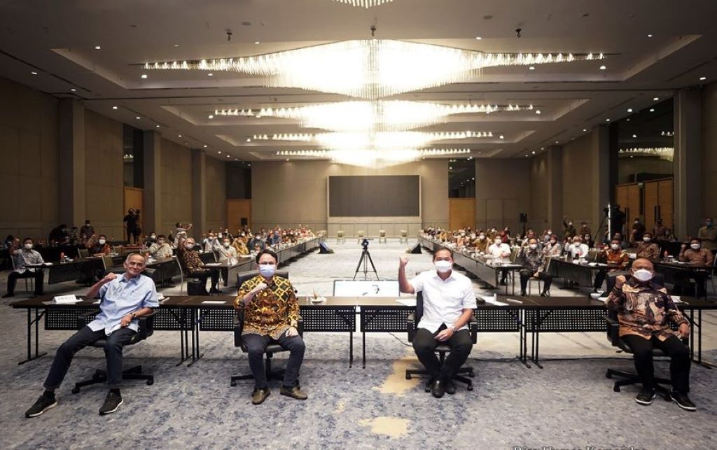 Keterangan foto : Menteri Perdagangan Muhammad Lutfi membuka sekaligus memberikan arahan dalam Rapat Koordinasi Nasional Stabilisasi Harga dan Ketersediaan Pasokan Barang Kebutuhan Pokok Menjelang Puasa dan Lebaran 2022/1443 H di Surabaya, Jawa Timur, Jumat (18/2/2022). (Foto: Kemendag)