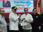 Ketua PWI Pusat Hendry CH Bangun dan Panitia HPN 2025 saat audensi dengan Gubernur Kalsel, H Muhidin di Banjarbaru, Sabtu (1/2/2025). (Ist)