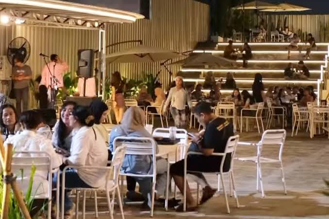Libien Kafe di Jalan Merdeka Pabuaran, Kota Tangerang.