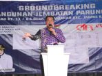 Bupati Tangerang HM Maesyal Rasyid saat memberikan arahan kepada stafnya pada acara Groundbreakibg Parung Lawang, Desa Sukamanah, Kecamatan Jambe, Kamis (10/4/2025). (Ist).